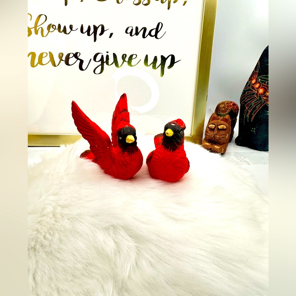 Vintage hand painted cardinal bird salt and pepper shaker set.